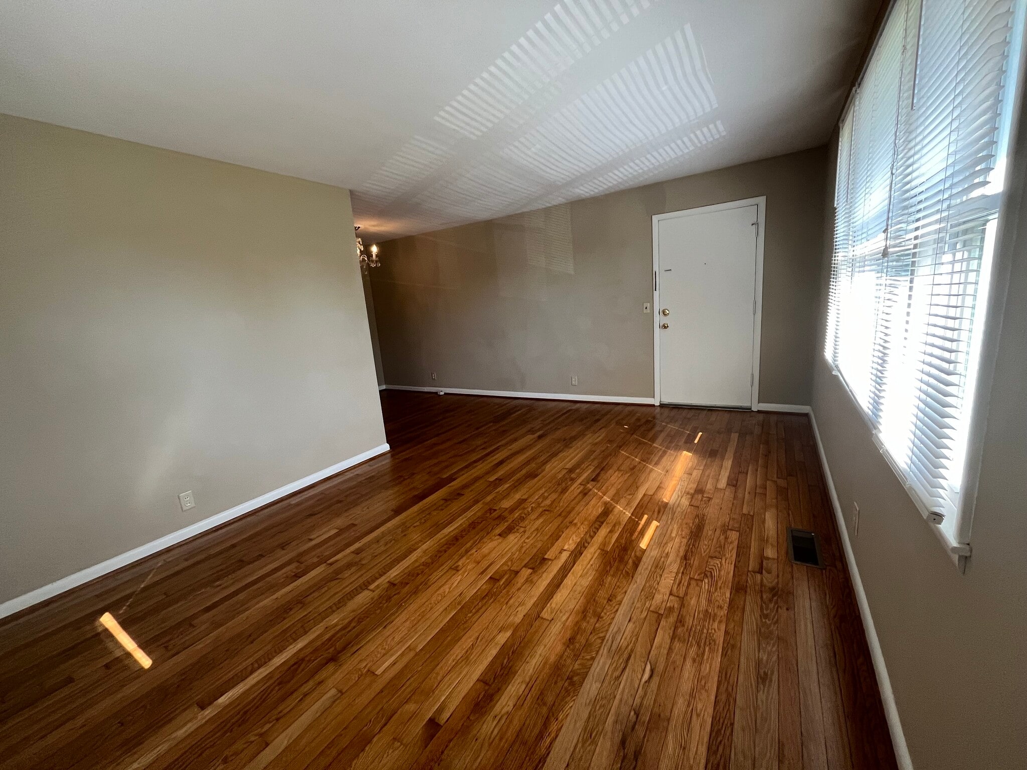 Building Photo - 3003 Oakland Ave