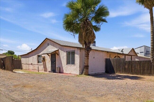 Building Photo - 241 E Elwood St