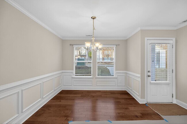 Building Photo - Move-In Ready Gem with Main-Level Owner's Suite