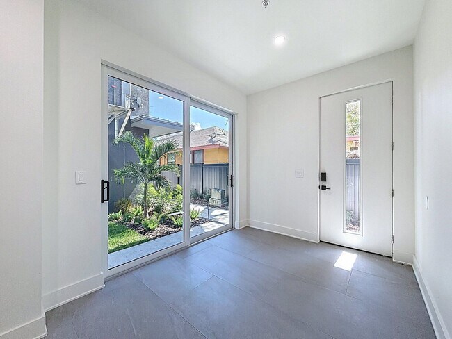 Building Photo - 336 14th St N