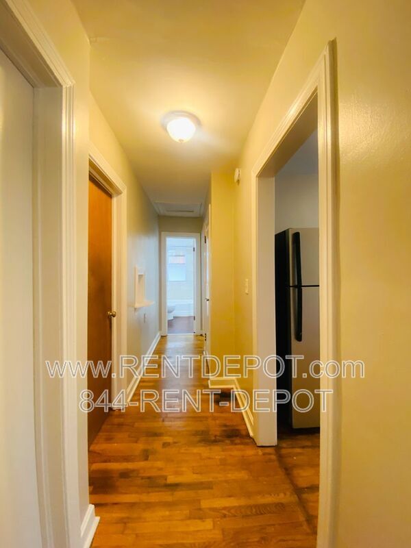 Building Photo - 629 S Harlan Ave