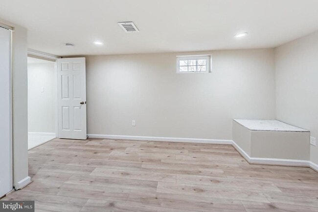 Building Photo - 4617 Creek Shore Dr