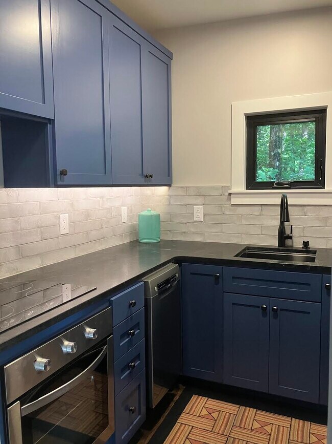 Building Photo - 348 Winners Cir