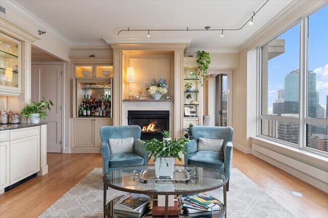 Building Photo - 55 E Erie St