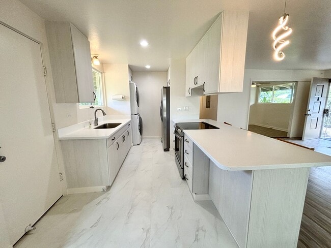 Primary Photo - Newly Renovated 3BR/2BA Townhouse at Waial...