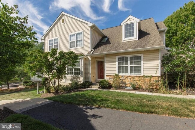 Building Photo - 146 Canterbury Ln