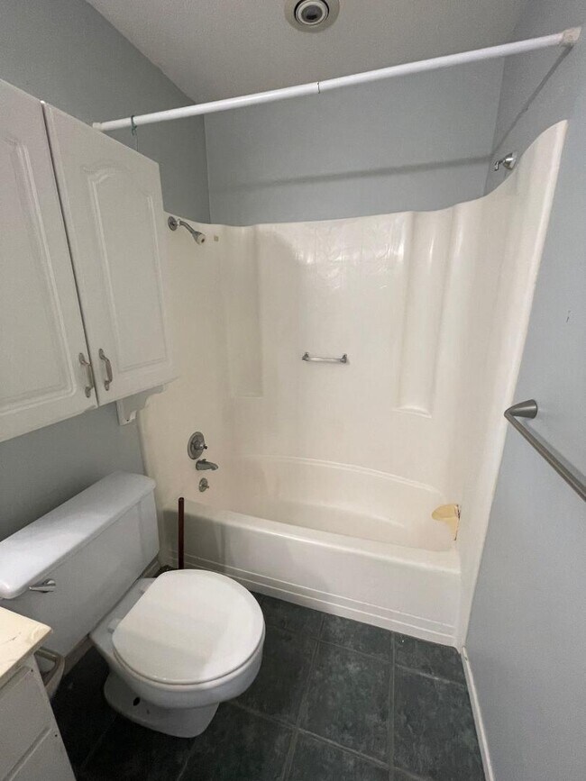 Building Photo - 910 Duncan Ln