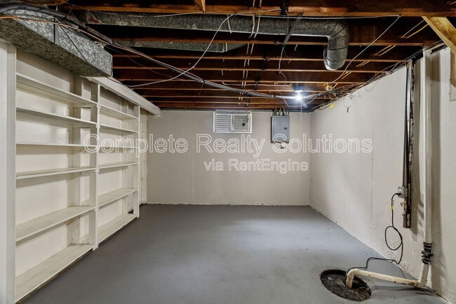 Building Photo - 270 Estridge Rd