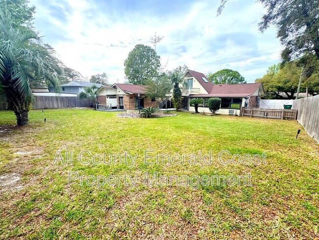 Building Photo - 504 Kelly St