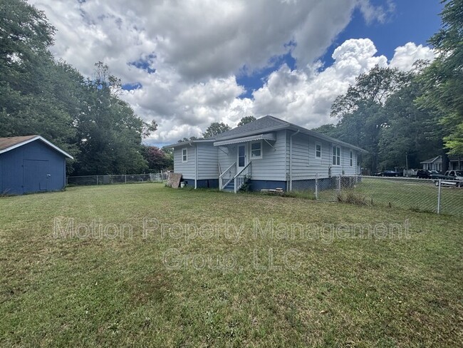 Building Photo - 131 Dixon Cir