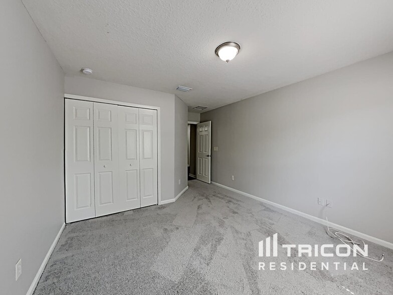 Building Photo - 12264 Deersong Dr