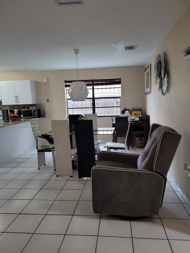 Building Photo - 10932 SW 25th St