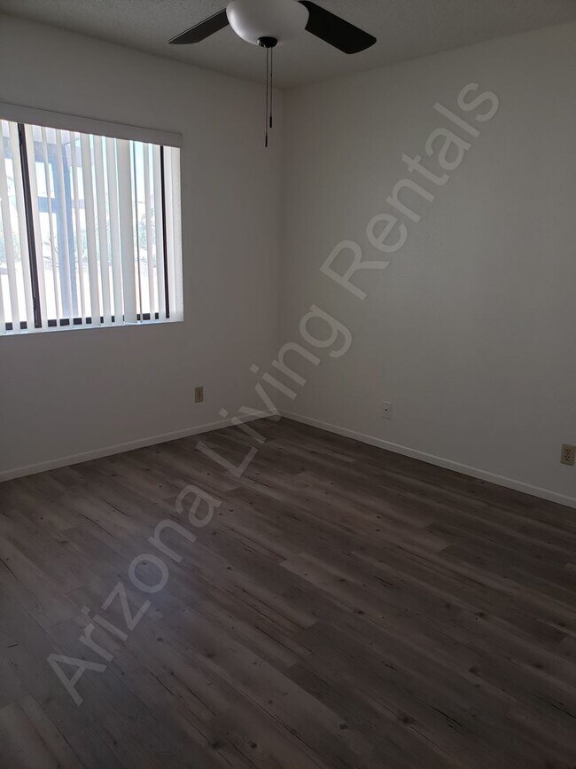 Building Photo - 1781 Palo Verde Blvd N
