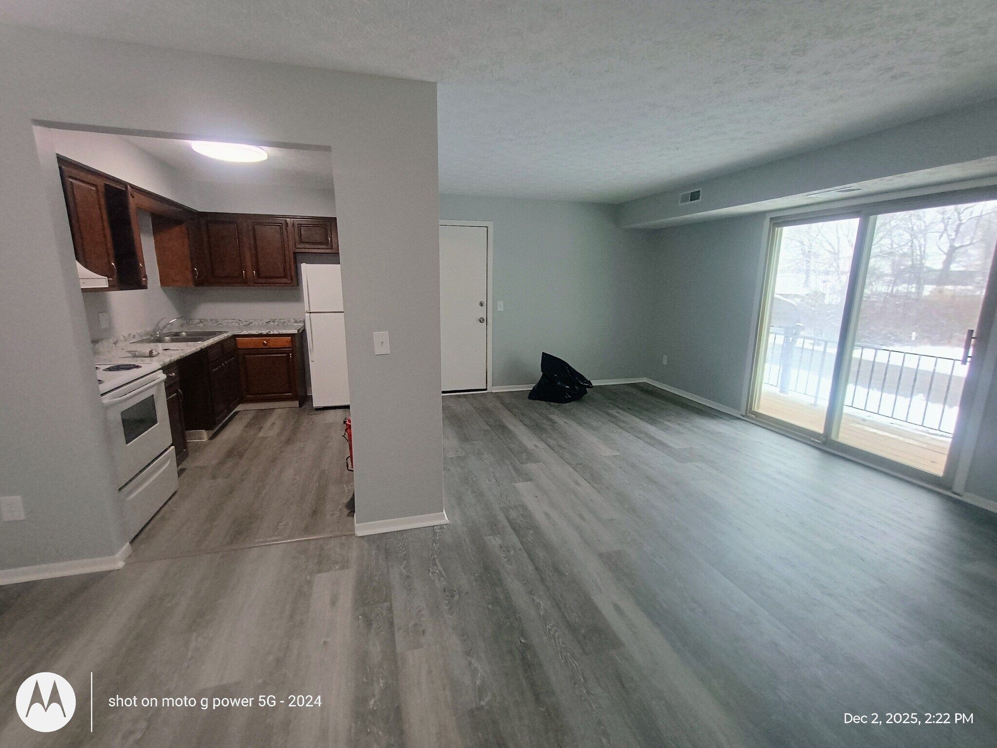 living room to balcony - 5240 Emil Ave SW