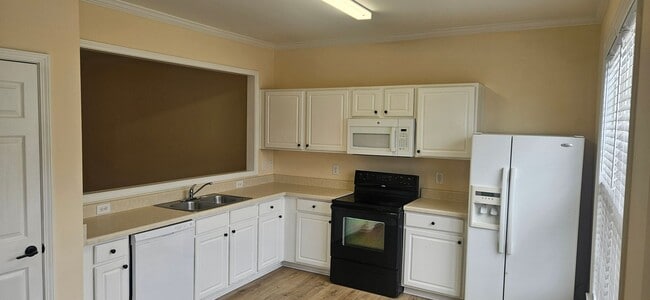 Building Photo - Lovely 3br 2.5ba TH in Raleigh! Available ...