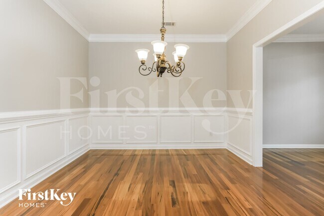 Building Photo - 117 Lenore Way
