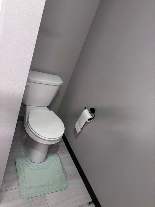 Building Photo - 1304 Legend Dr