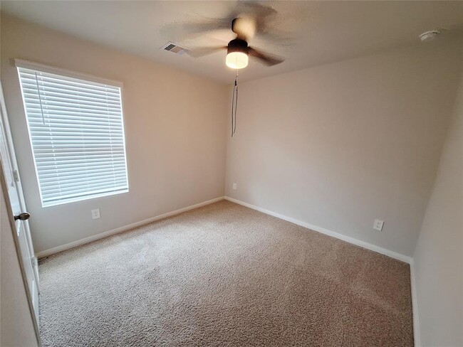 Building Photo - 1327 Camden Ln