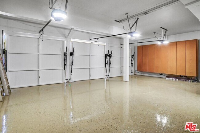 Building Photo - 2605 Country Ln