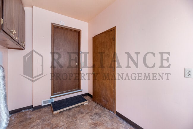 Building Photo - 1232 E Galena St