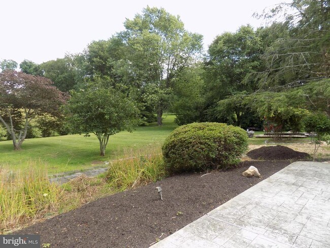 Building Photo - 313 Glenville Rd