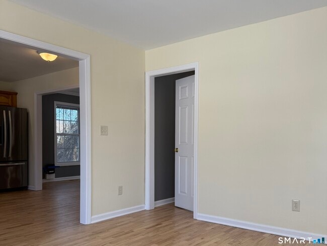 Building Photo - 765 Hart St