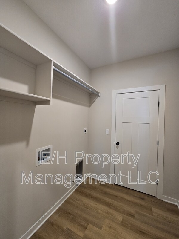 Building Photo - 12195 Fennec St