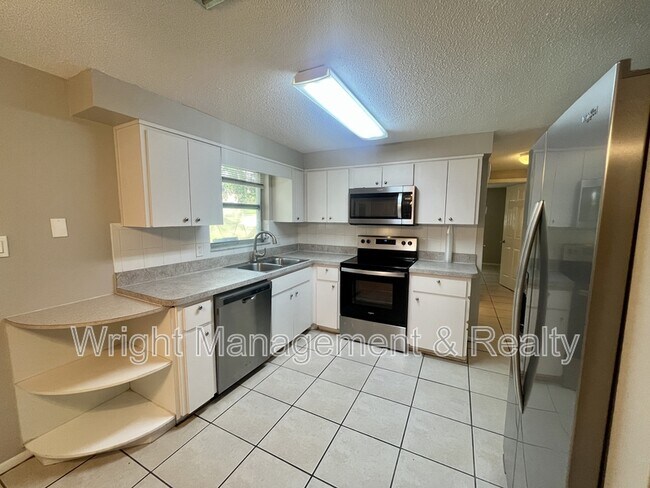 Building Photo - 5033 Farley Dr