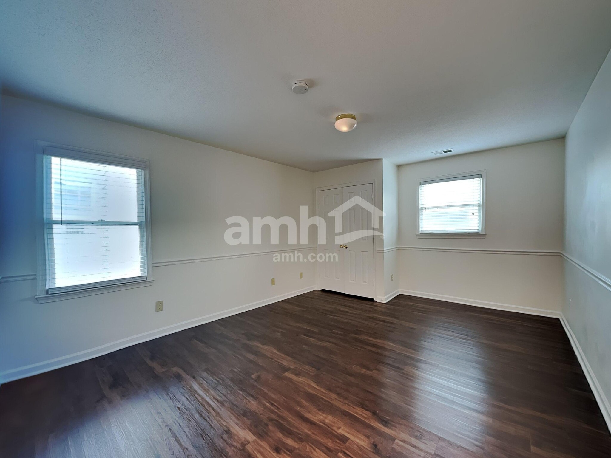 Building Photo - 29 Park Village Ln