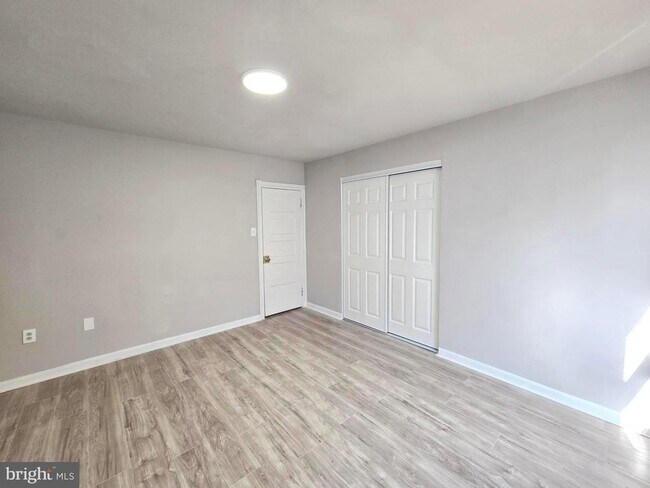 Building Photo - 5140 N Fairhill St