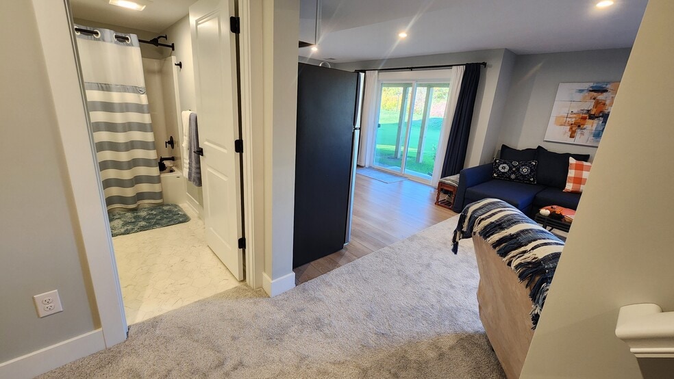 Building Photo - 3065 Blue Spruce Dr SE