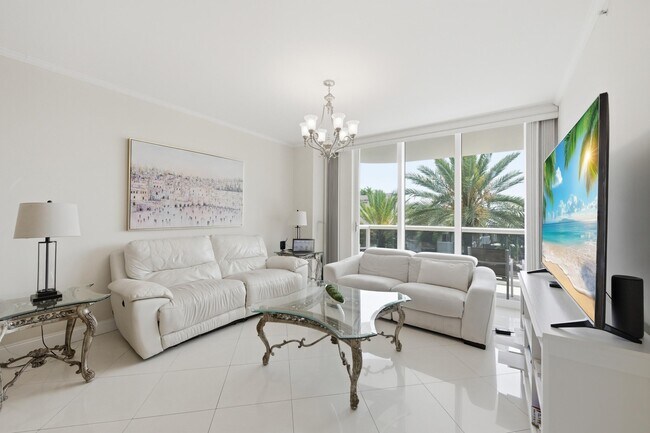 Building Photo - 9595 Collins Ave