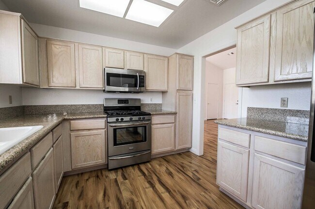 Building Photo - Sun City Summerlin - Golf Course Community...