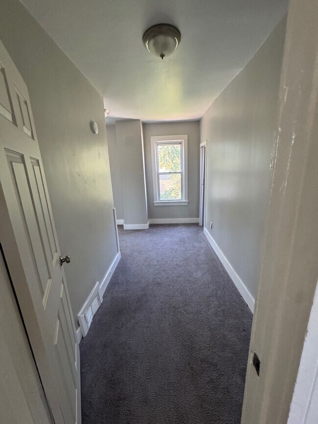 Building Photo - 4068 E 74th St