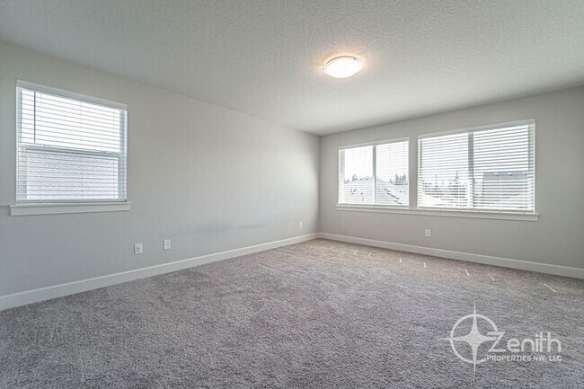 Building Photo - 4837 S 16th Dr