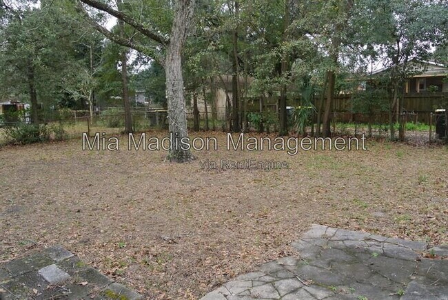 Building Photo - 310 Forrest Ave
