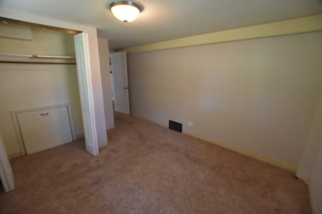 Building Photo - 7852 Sprucewood Ave