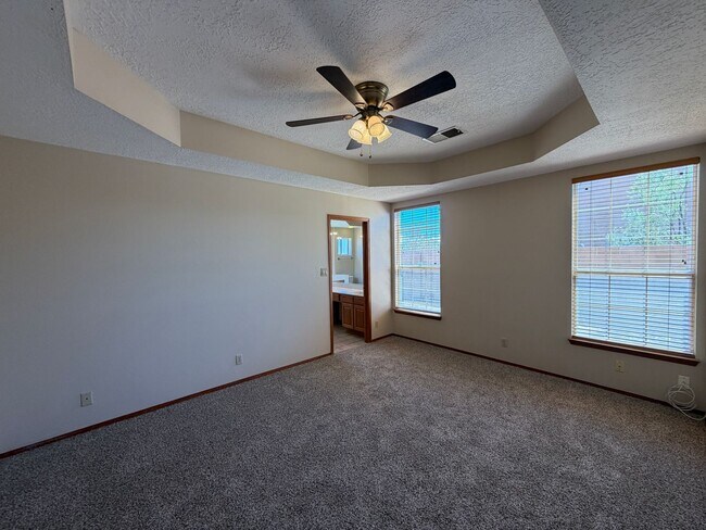 Building Photo - 7281 Spruce Mountain Loop NE