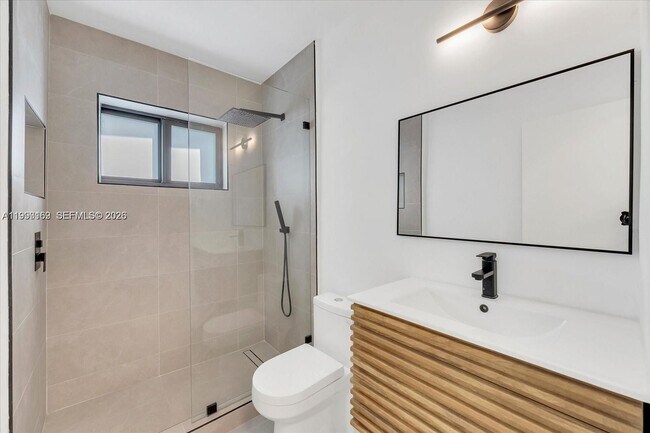 Building Photo - 7132 SW 65th Ave