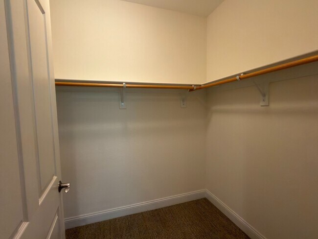 Building Photo - Modern 2BR/2BA Condo in Willow Glen Place Near Downtown San Jose. 2 Secured Parking Spots. Underg...