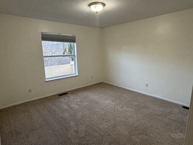 Building Photo - 10538 Olympic St NW