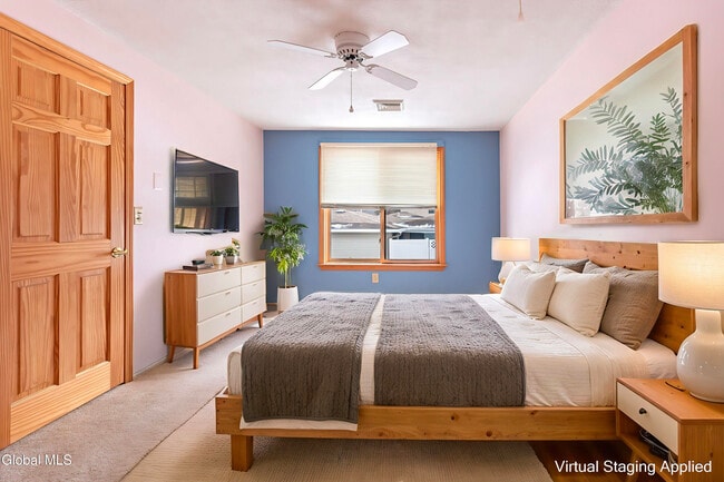 Building Photo - 43 Commons Dr