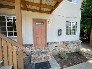 Building Photo - 2701 San Fernando Way