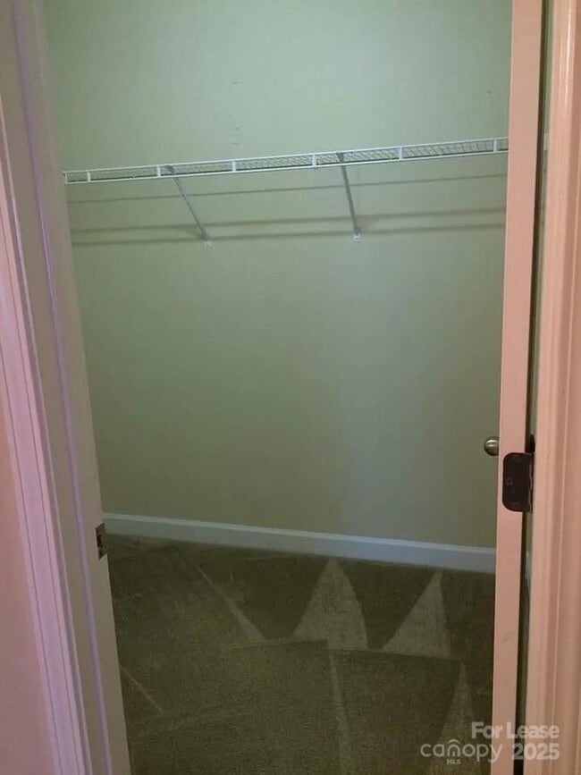 Building Photo - 345 Sandy Spring Ln