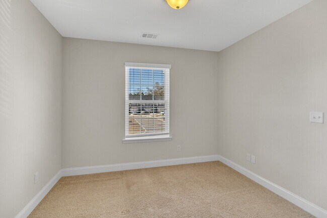 Building Photo - 505 Ferguson Ln