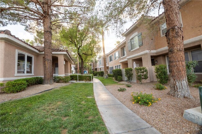 Building Photo - 251 S Green Valley Pkwy