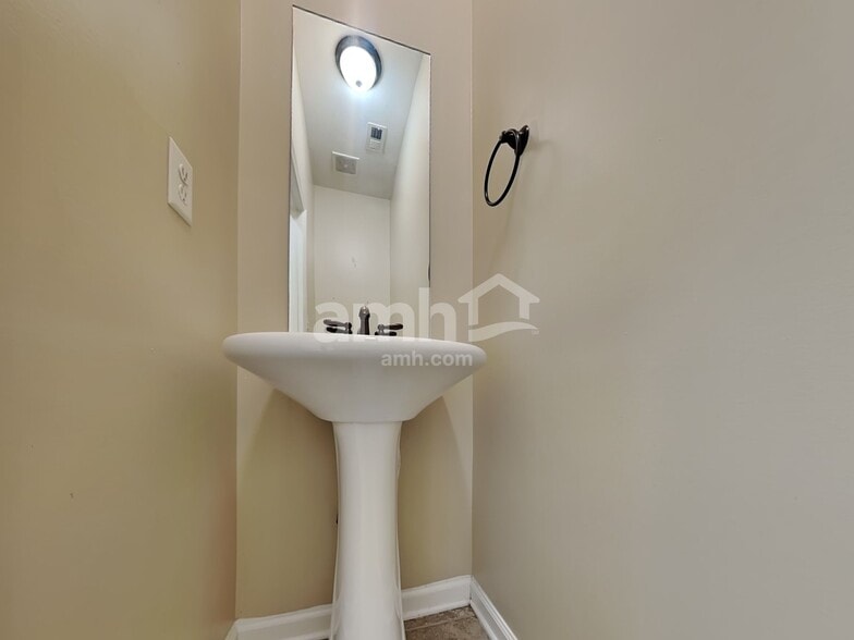 Building Photo - 4940 Grace View Ln