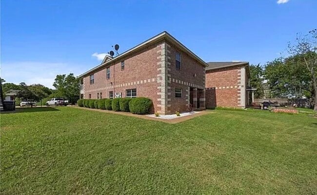 Building Photo - 1925 S 17th St