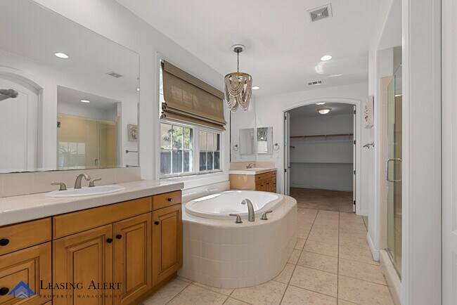 Building Photo - 26802 Pine Cliff Pl