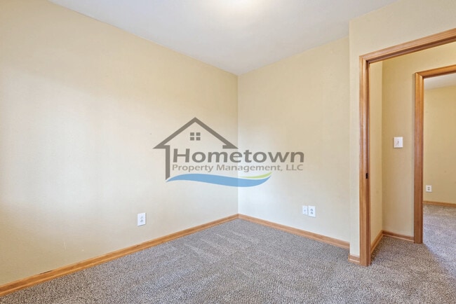 Building Photo - Beautiful 2 bedroom 1 bath Duplex in Hayden!
